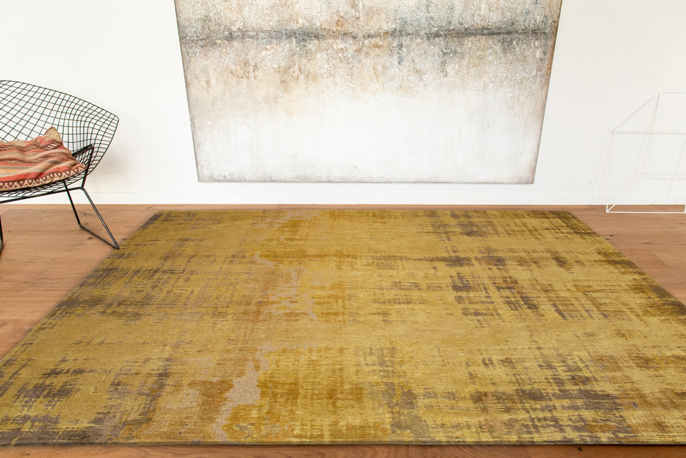 Louis De Poortere Atlantic Venetian Dust 9235 Rialto Gold Area Rug Lifestyle Image Feature
