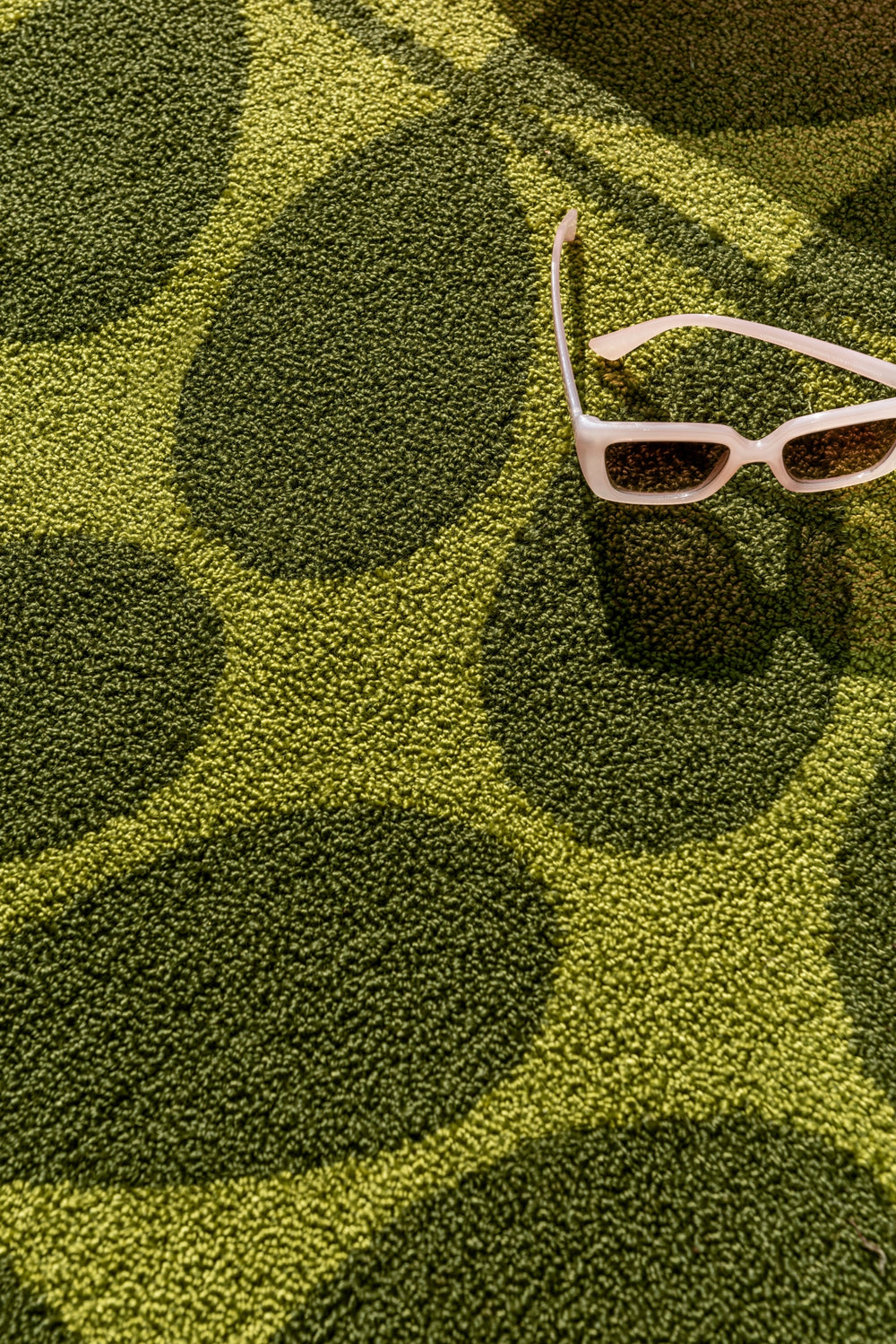 Brink and Campman Solid Stem Seagrass Area Rug by Orla Kiely Room Image Feature