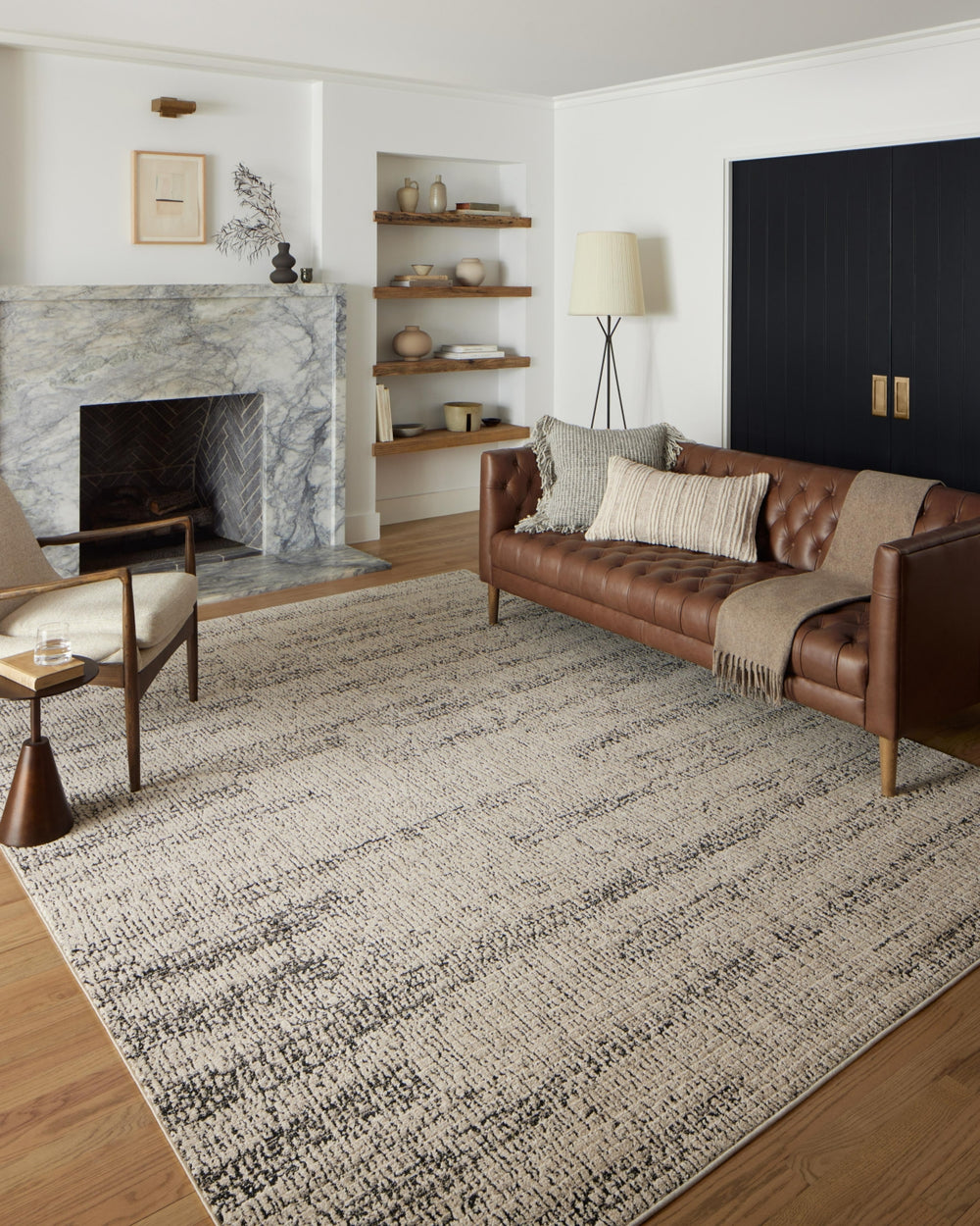 Loloi II Darby DAR-02 Oatmeal/Charcoal Area Rug Lifestyle Image Feature