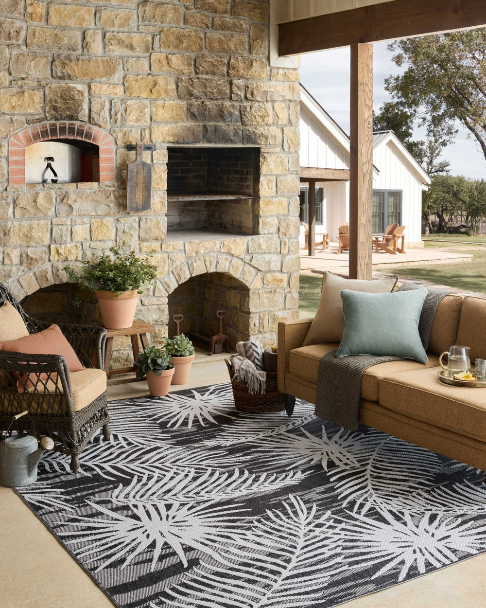 Loloi Easton ESN-09 Ivory / Onyx Area Rug Lifestyle Image Feature