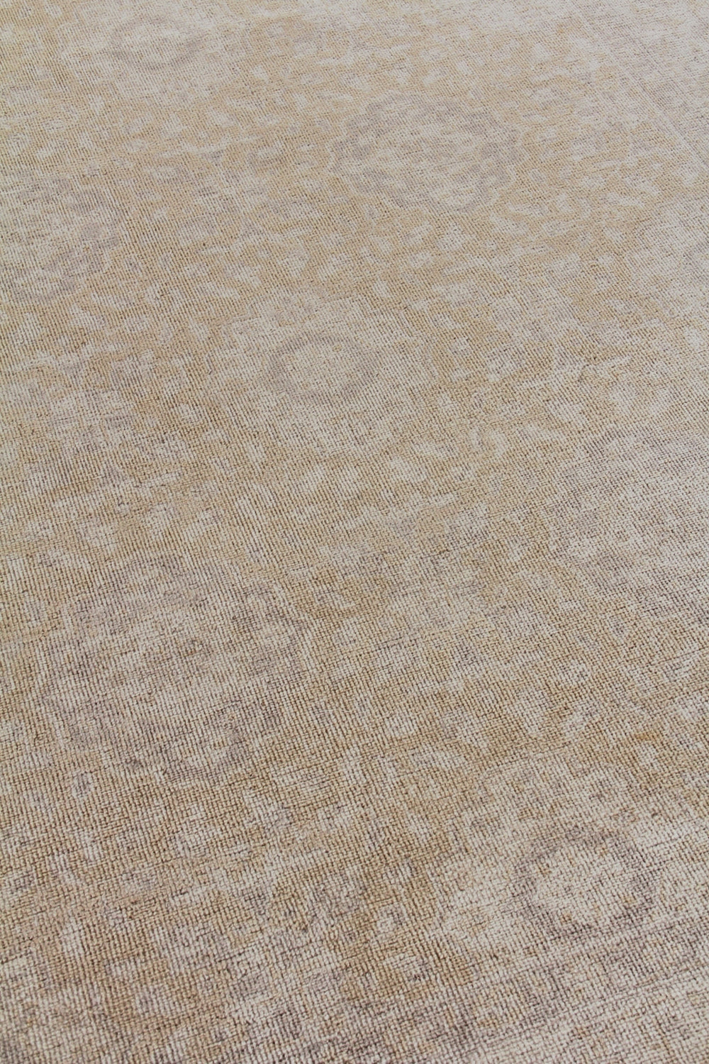 Exquisite Rugs Restoration 2343 Sand/Beige Area Rug Lifestyle Image Feature