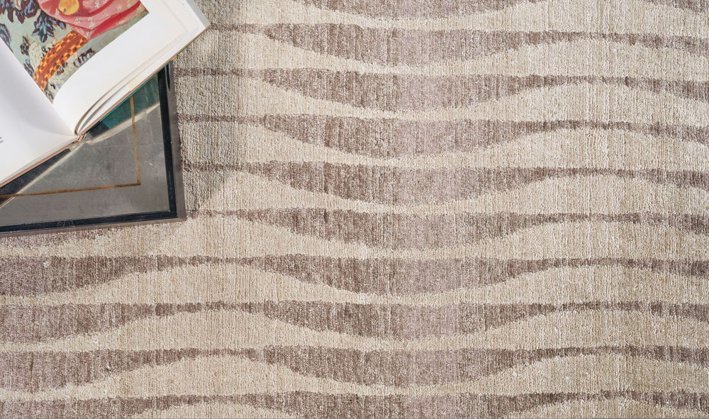 Exquisite Rugs Bamboo Silk 3053 Beige/Brown Area Rug Lifestyle Image Feature