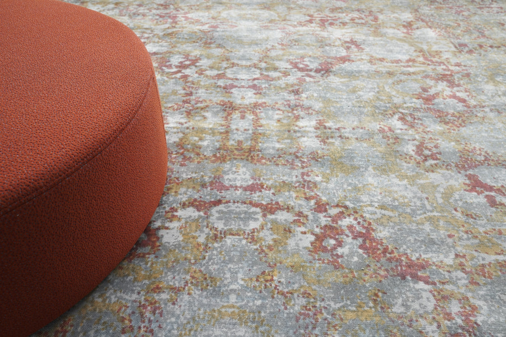 Exquisite Rugs Antolini 3942 Green/Rust Area Rug Lifestyle Image Feature