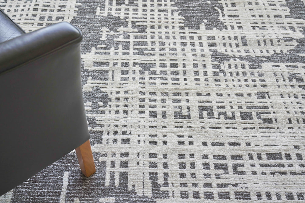 Exquisite Rugs Cascade 4129 Aluminum Area Rug Lifestyle Image Feature