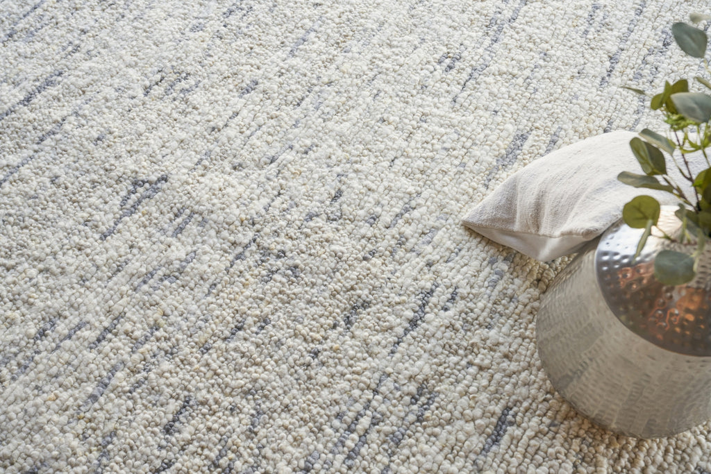 Exquisite Rugs Borelli 4749 Gray/Ivory Area Rug main image