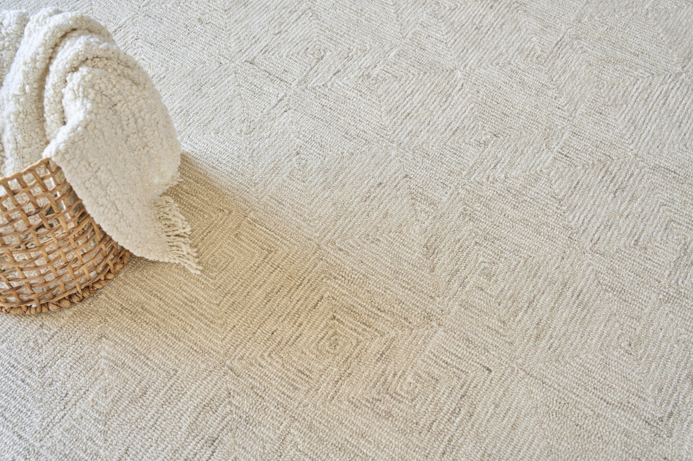 Exquisite Rugs Caprice 4775 Beige/Ivory Area Rug Lifestyle Image Feature