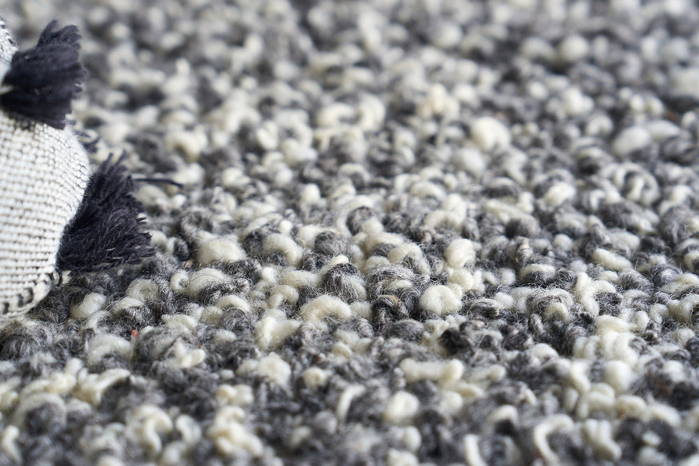 Exquisite Rugs Ferretti 5756 Dark Gray Area Rug Lifestyle Image Feature