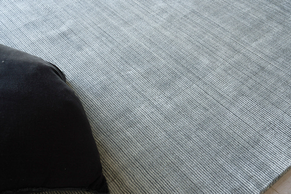 Exquisite Rugs Serena 5874 Dark Gray Area Rug by The Met Lifestyle Image Feature
