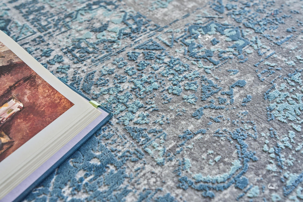Exquisite Rugs Palace 6169 Ivory/Blue Area Rug by The Met Lifestyle Image Feature