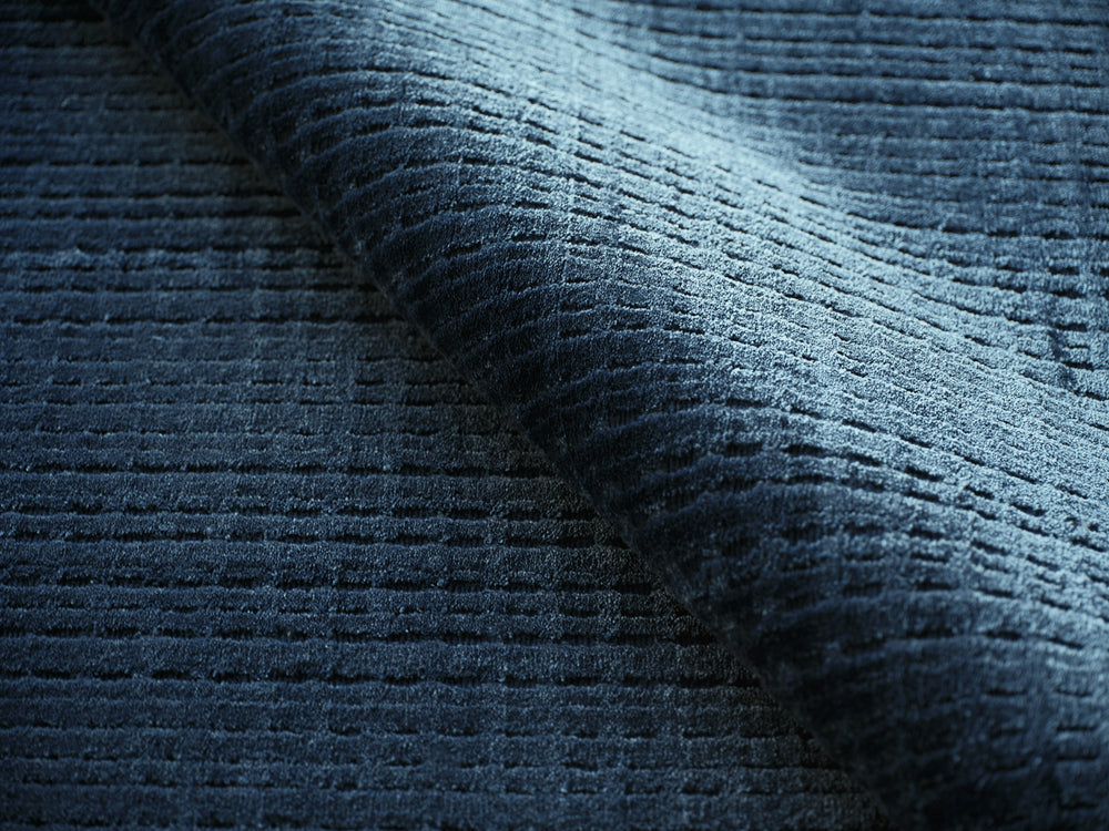 Exquisite Rugs Cabrini Modern 6731 Navy Area Rug Lifestyle Image Feature