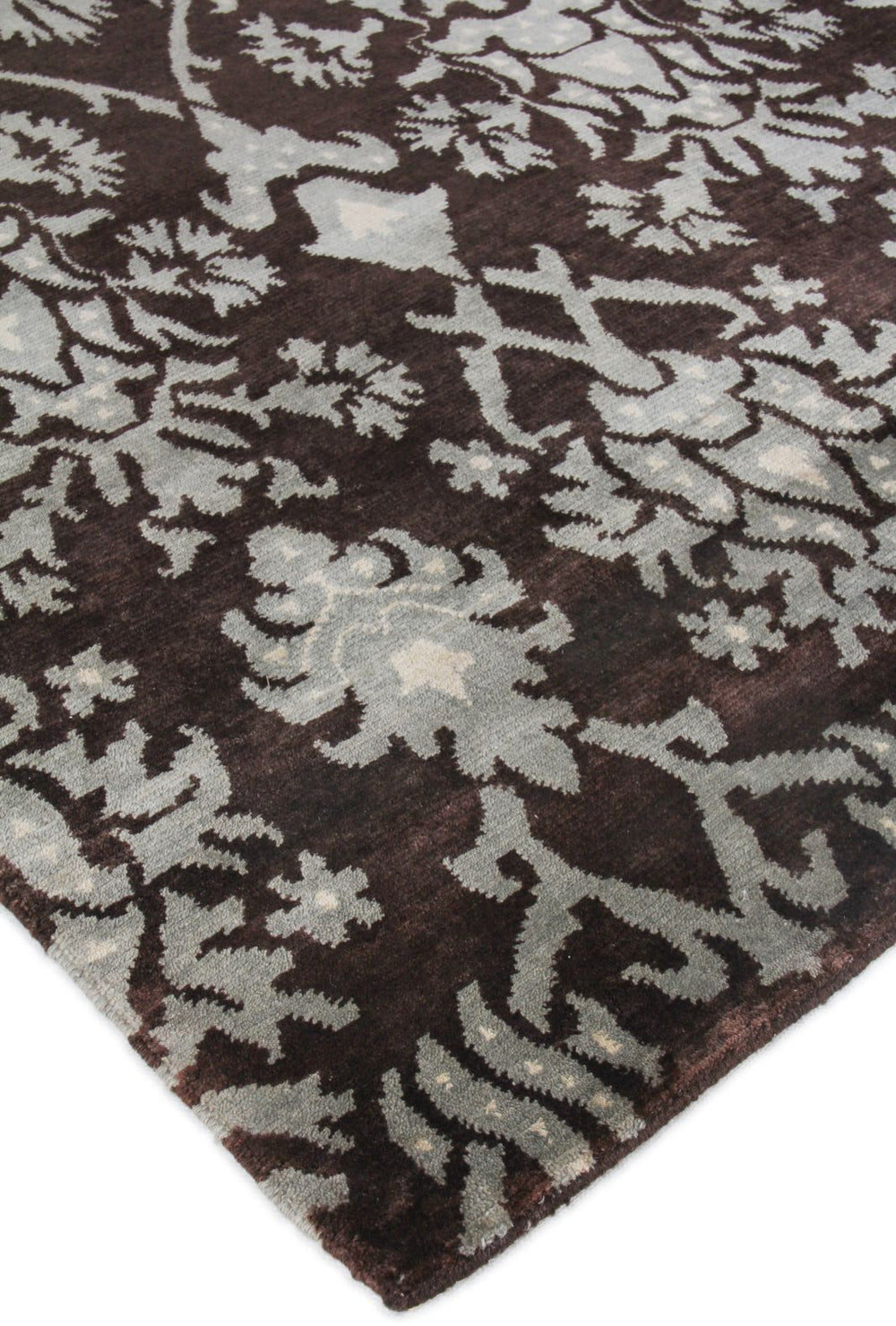 Exquisite Rugs Metro 7034 Brown/Light Blue Area Rug Lifestyle Image Feature