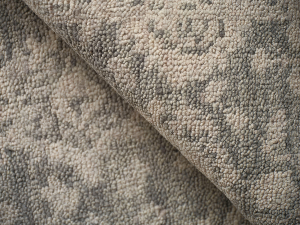 Exquisite Rugs Verano 7128 Graphite/Fog Area Rug Lifestyle Image Feature