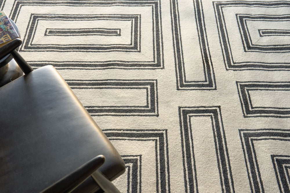 Exquisite Rugs Studio 7531 Ivory/Black Area Rug Lifestyle Image Feature