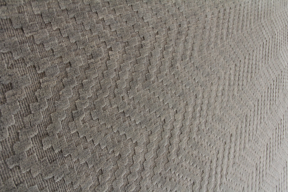 Exquisite Rugs Demani 9945 Mist Area Rug Lifestyle Image Feature