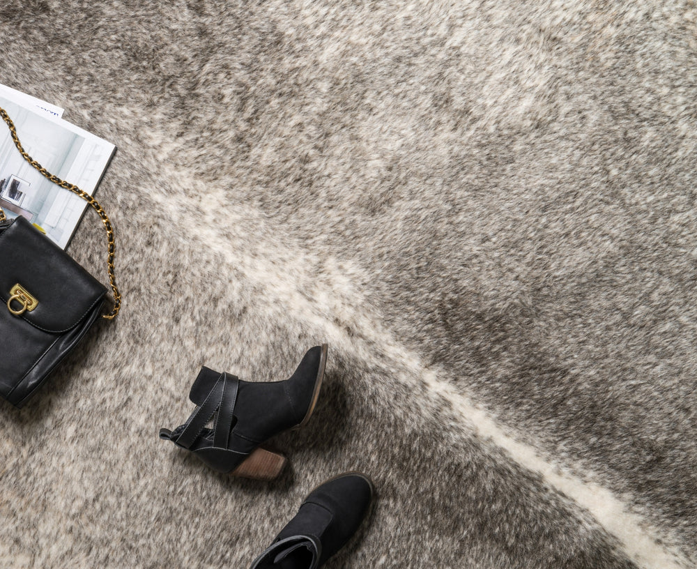 Loloi Grand Canyon GC-11 Grey / Ivory Area Rug Lifestyle Image Feature