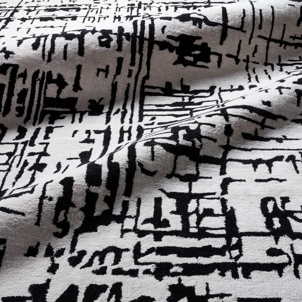 Jaipur Living Clayton Pals CLN15 Cream/Black Area Rug Lifestyle Image Feature