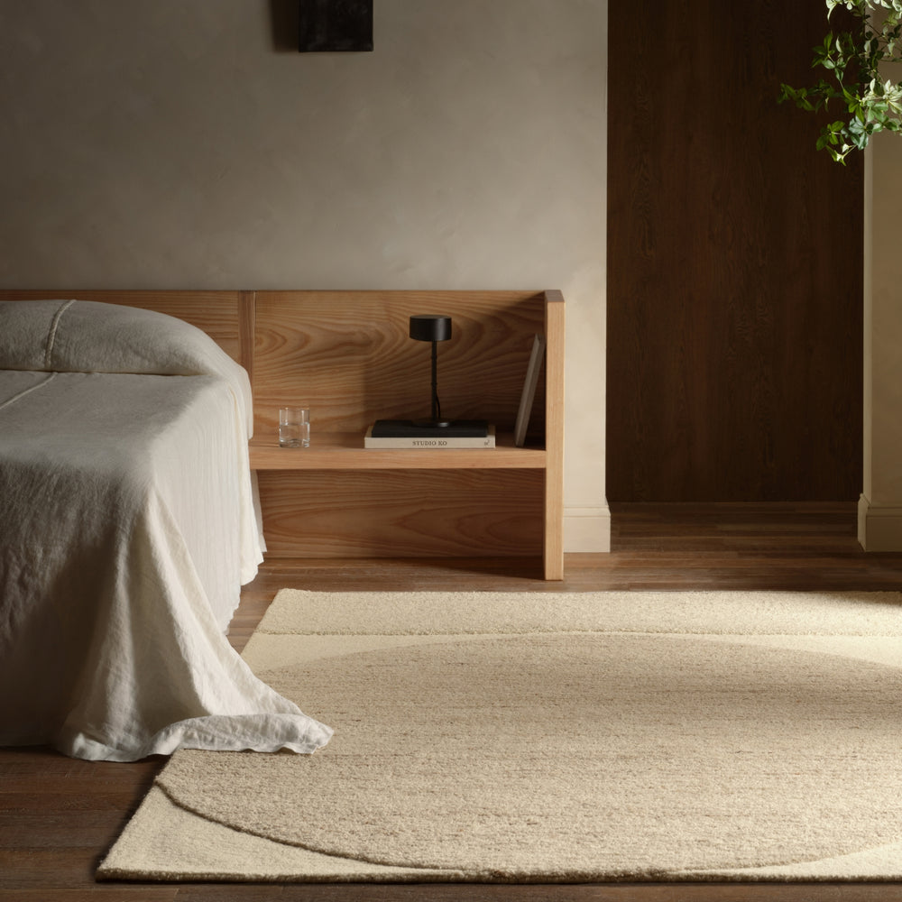 Jaipur Living Reyner Haryana RYN03 Tan/White Area Rug Lifestyle Image Feature