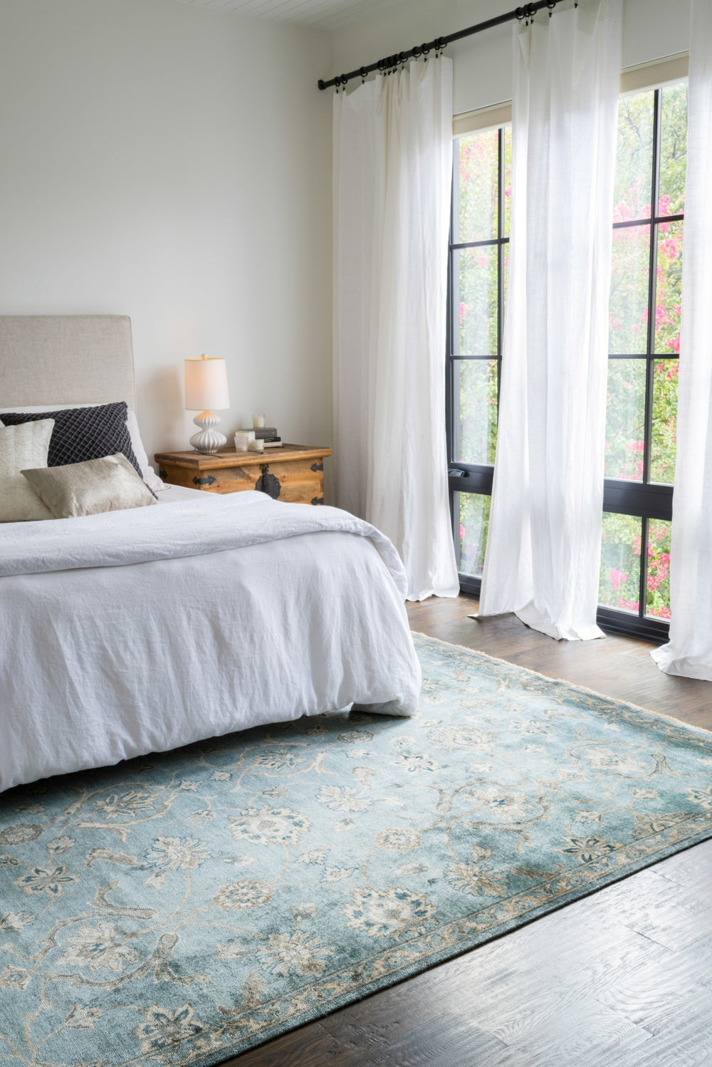 Loloi Kensington KG-01 Blue/Fog Area Rug by Henrietta Spencer-Churchill Lifestyle Image Feature