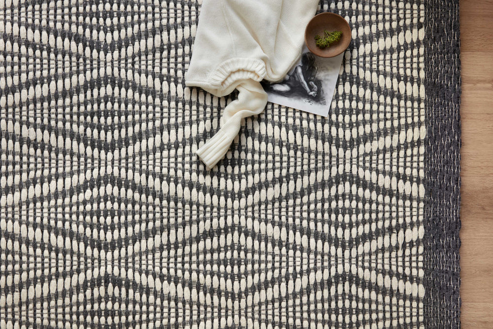 Loloi Kenzie KNZ-01 Ivory/Charcoal Area Rug Lifestyle Image Feature