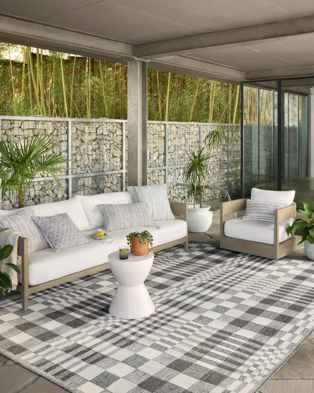 Loloi Rainier RAI-04 Ivory / Pebble Area Rug Lifestyle Image Feature