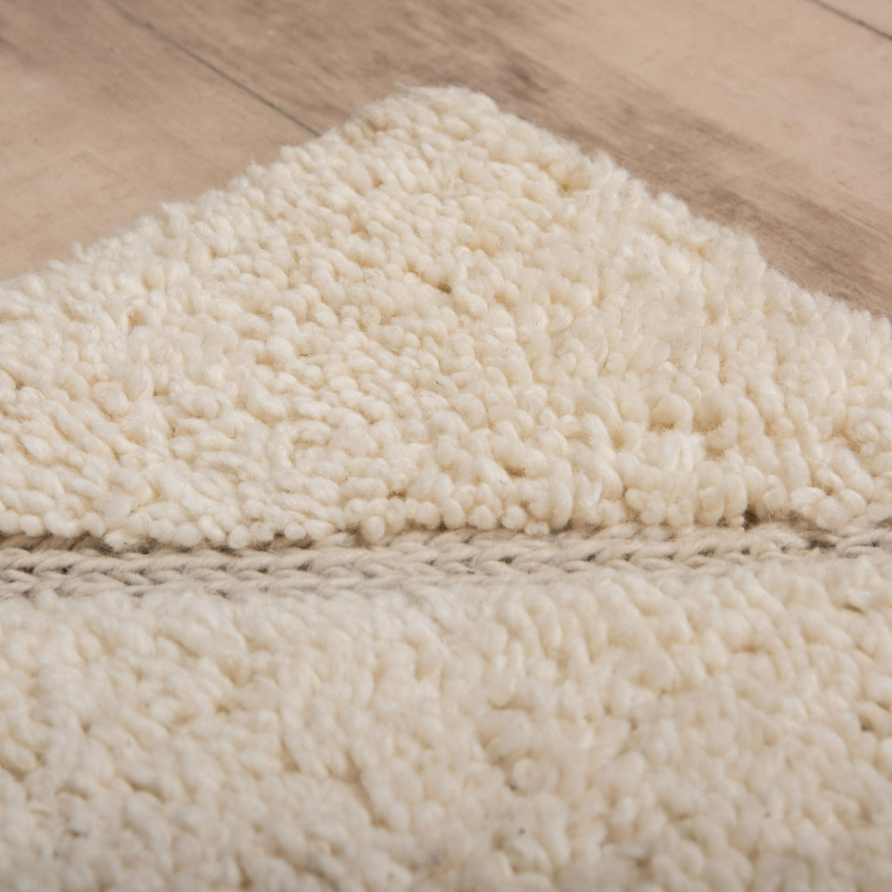 Rizzy Peludo PEL691 Cream Area Rug Room Image Feature