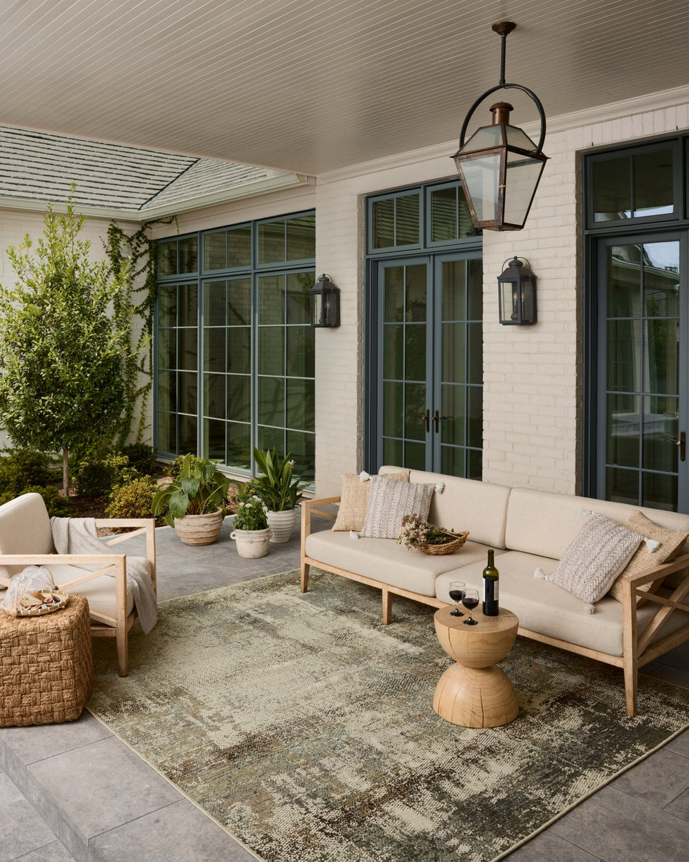 Loloi Saylor SAY-08 Smoke / Ivory Area Rug Lifestyle Image Feature
