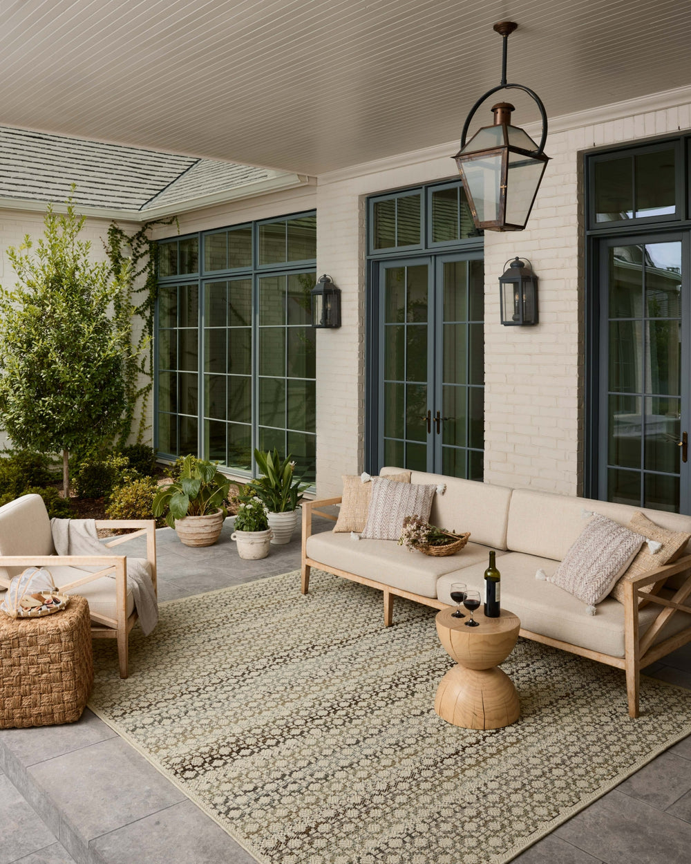 Loloi Saylor SAY-09 Ivory / Multi Area Rug Lifestyle Image Feature