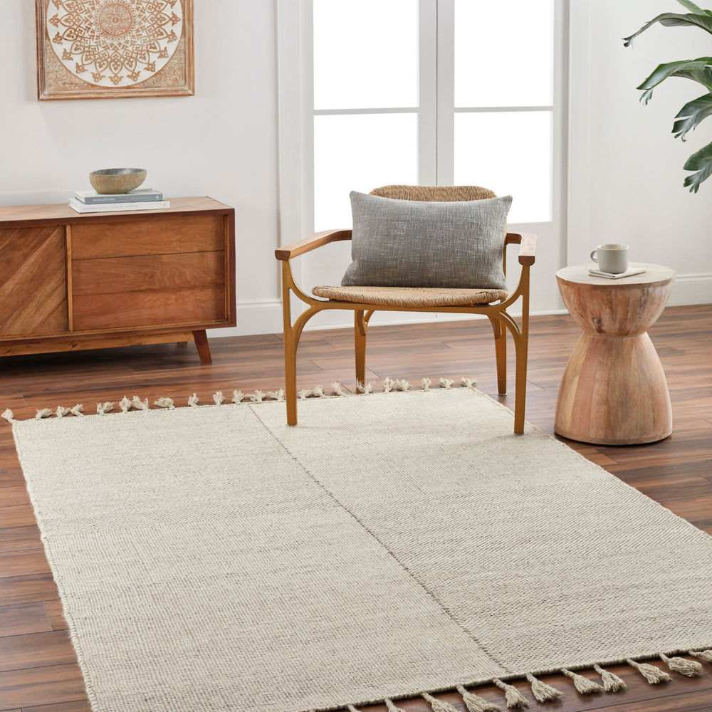 Surya Vivian VVI-2301 Area Rug Room Scene Feature