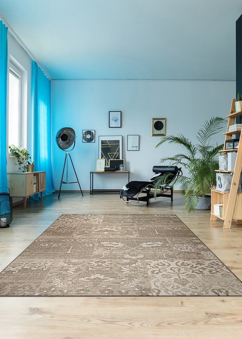 Couristan Afuera Country Cottage Beige/Ivory Area Rug Lifestyle Image Feature