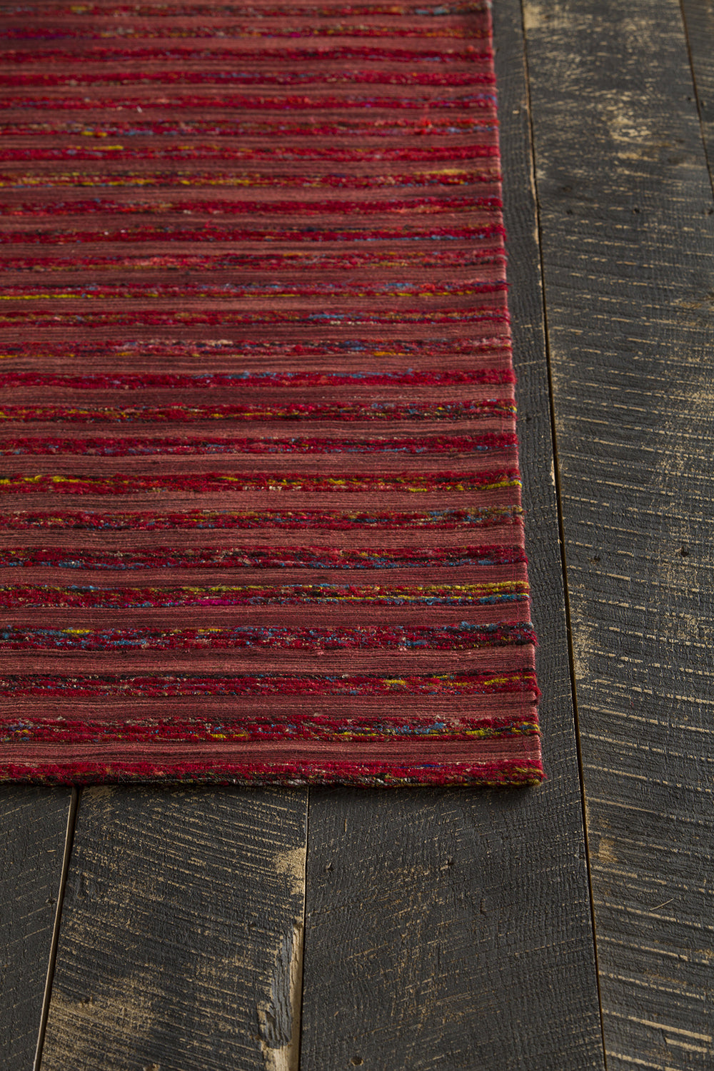 Chandra Aletta ALE-27501 Area Rug Corner Shot Feature