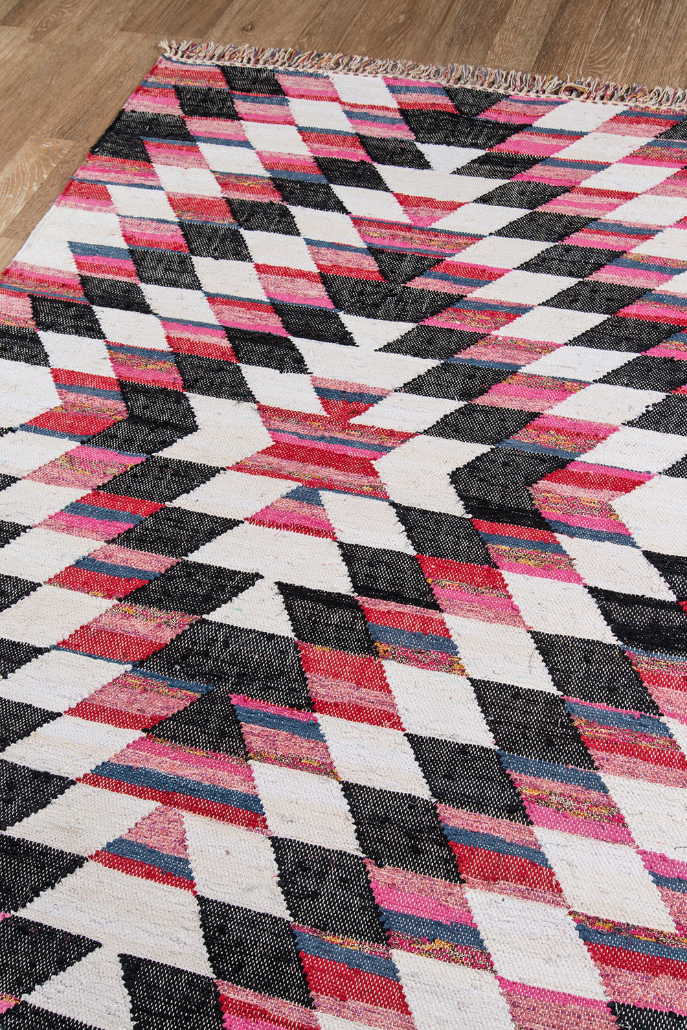Momeni California CAL-3 Multi Area Rug by Novogratz Corner Image Feature