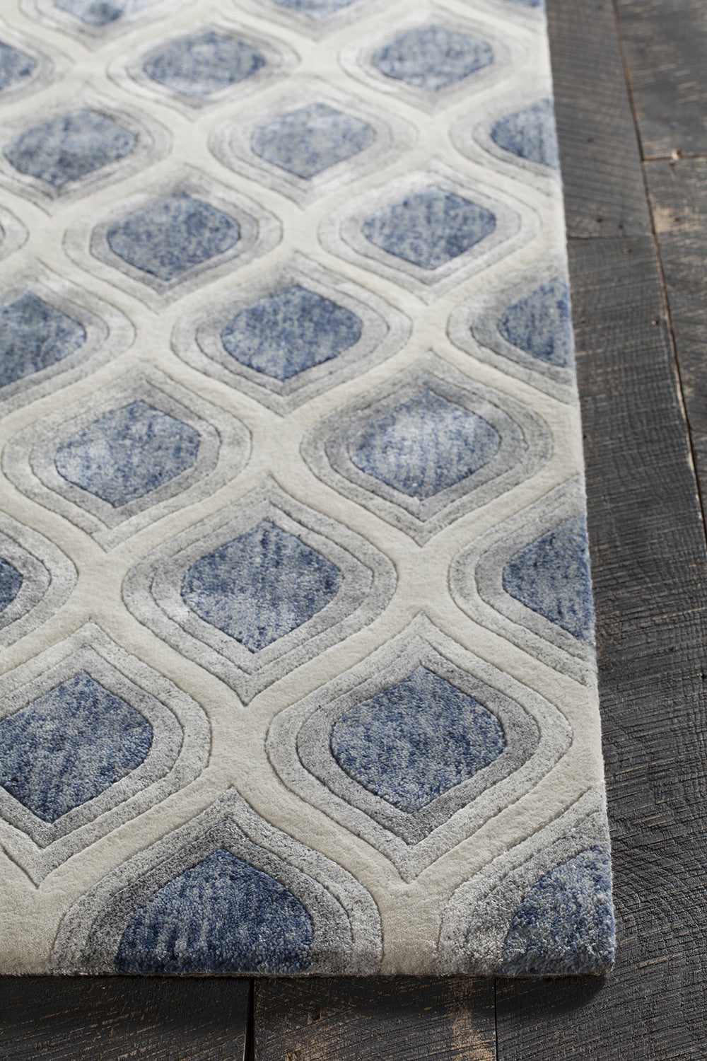 Chandra Clara CLA-7100 Area Rug Corner Shot Feature