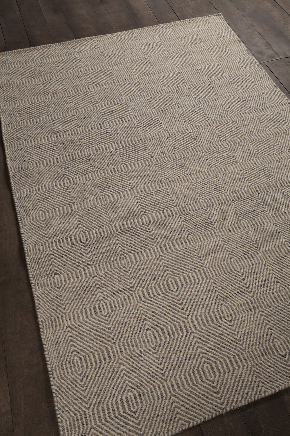 Chandra Crest CRE-33505 Area Rug Feature