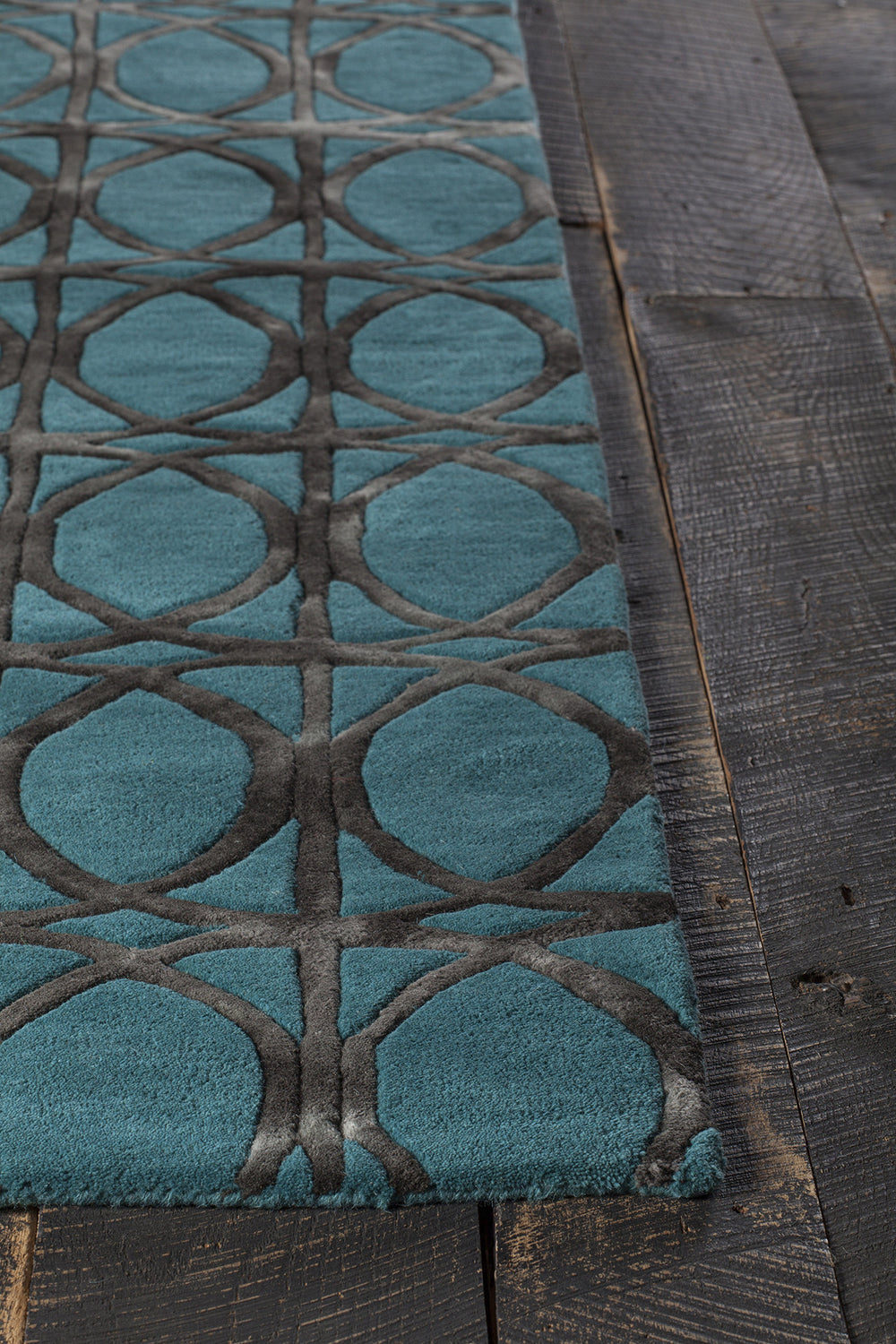 Chandra Fran FRA-42100 Area Rug Corner Shot Feature