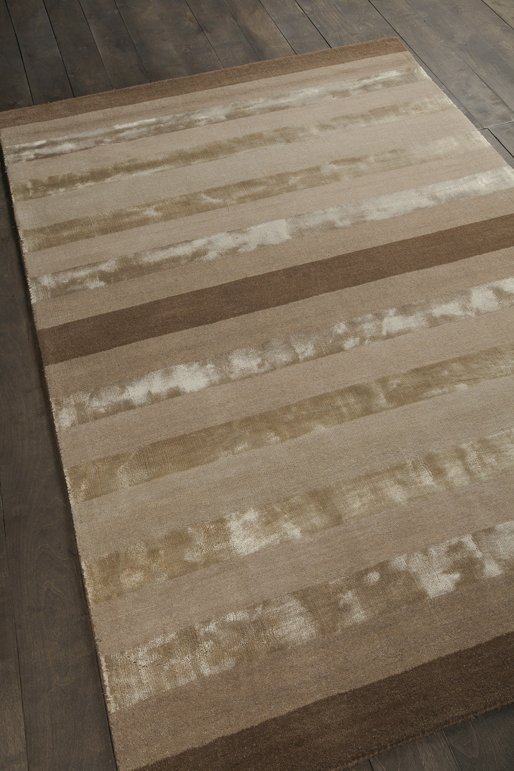 Chandra Gardenia GAR-30701 Area Rug Feature