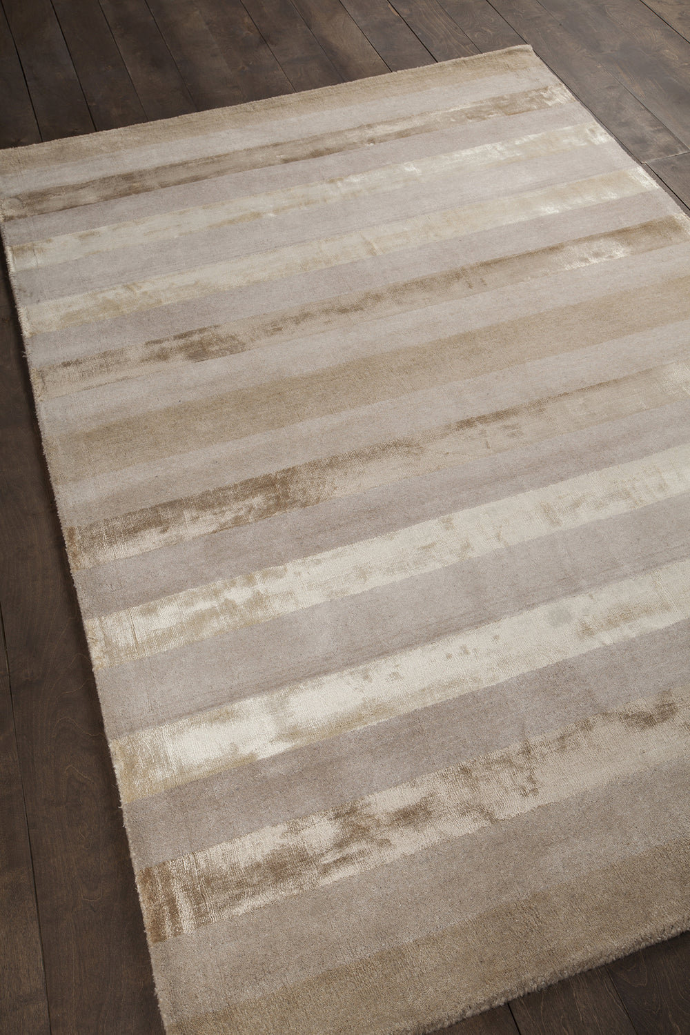 Chandra Gardenia GAR-30702 Area Rug Feature