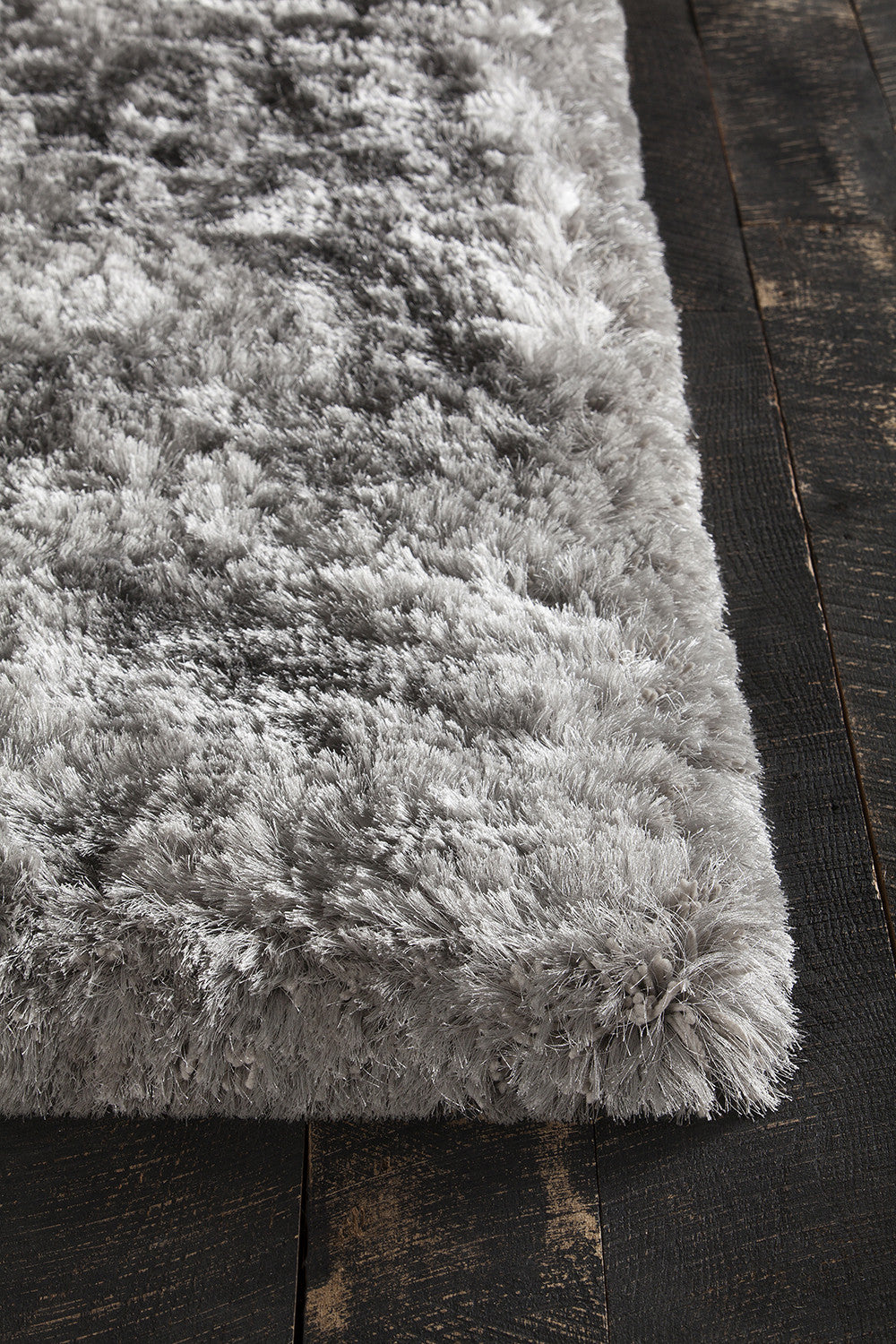 Chandra Giulia GIU-27800 Area Rug Corner Shot Feature