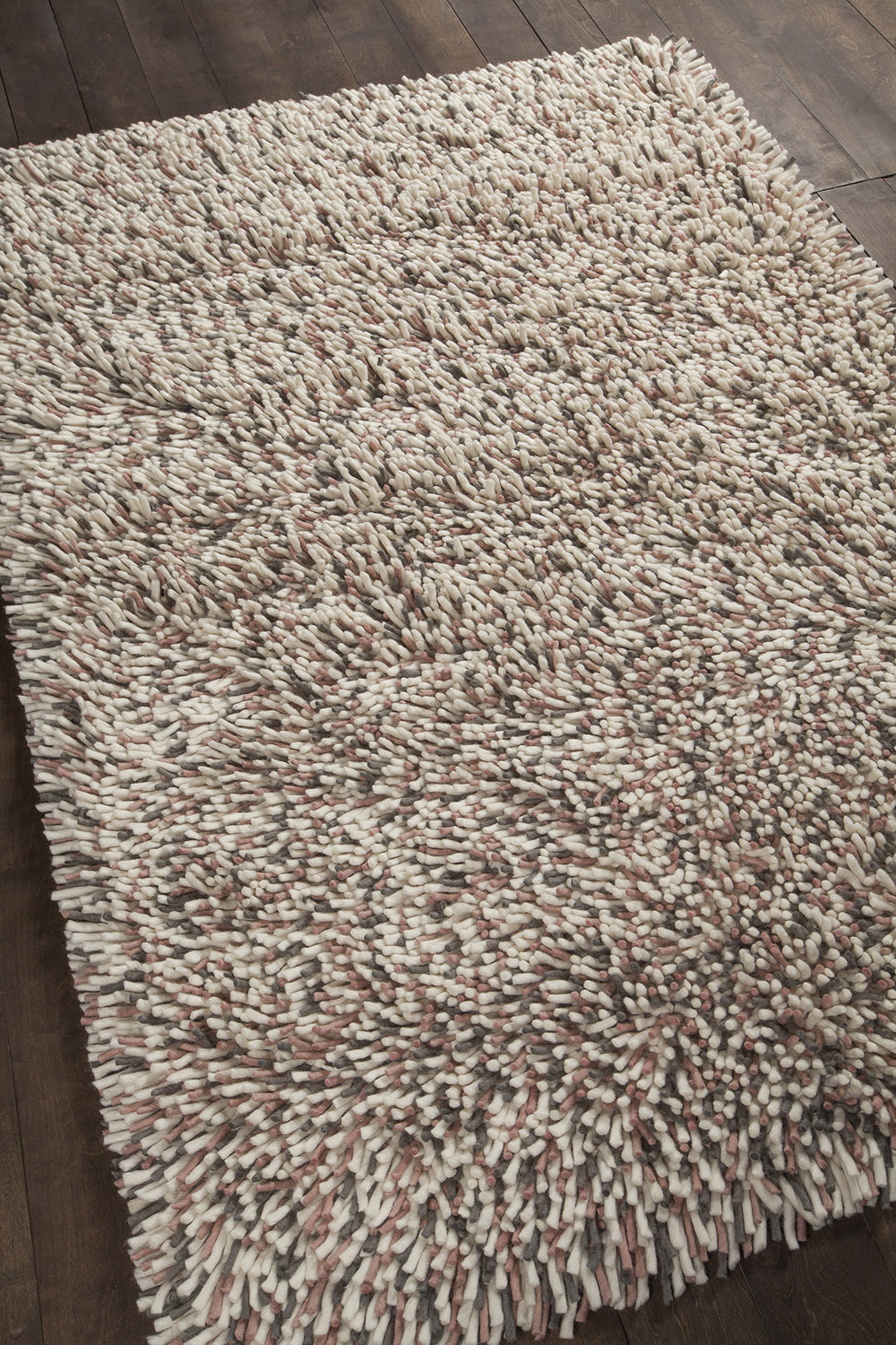 Chandra Imogen IMO-44400 Area Rug Feature