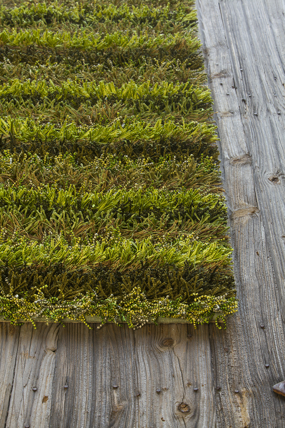 Chandra Kubu KUB-16501 Area Rug Corner Shot Feature