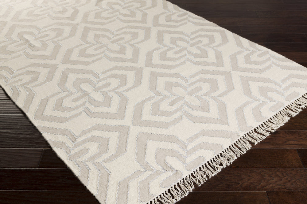 Surya Marinda MRI-8001 Area Rug Corner Shot Feature