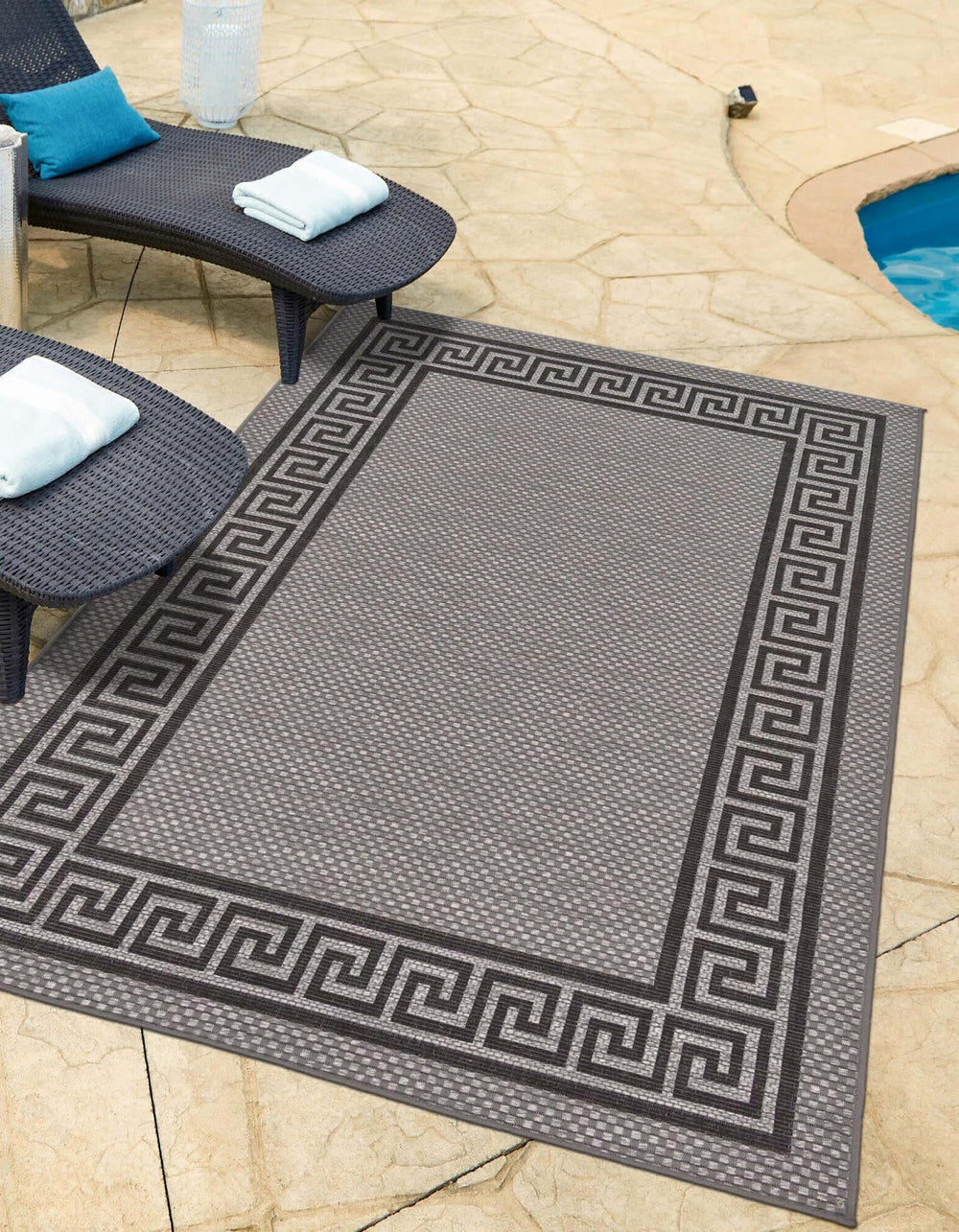 Unique Loom Outdoor Border T-KOZA-K3040A Gray Area Rug Rectangle Lifestyle Image Feature