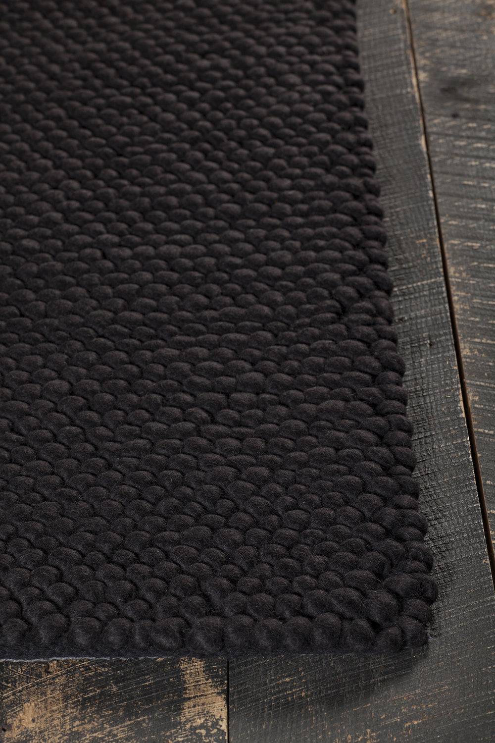 Chandra Quina QUI-42902 Area Rug Corner Shot Feature