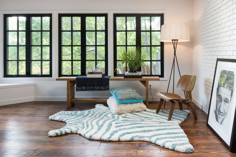 Loloi Zulu ZU-01 Ivory / Turquoise Area Rug Roomscene Feature