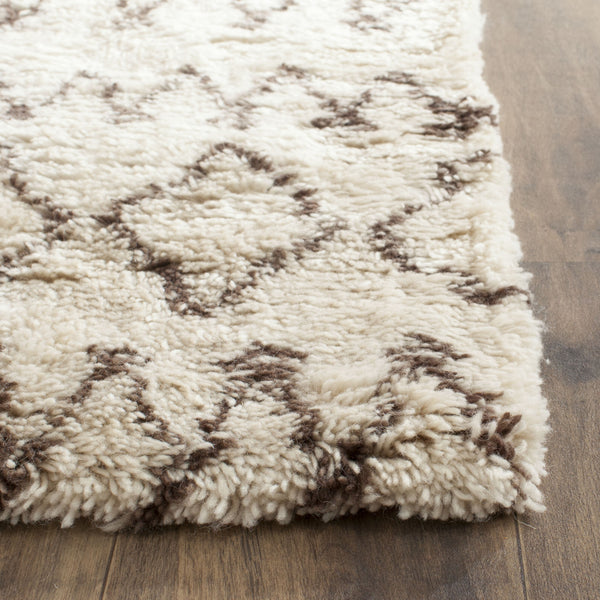 Safavieh Casablanca Shag 851 Ivory Dark Brown Area Rug – Incredible 