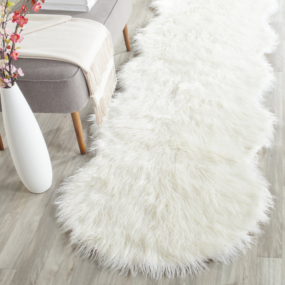 Safavieh Faux Sheep Skin FSS117A Ivory Area Rug Feature