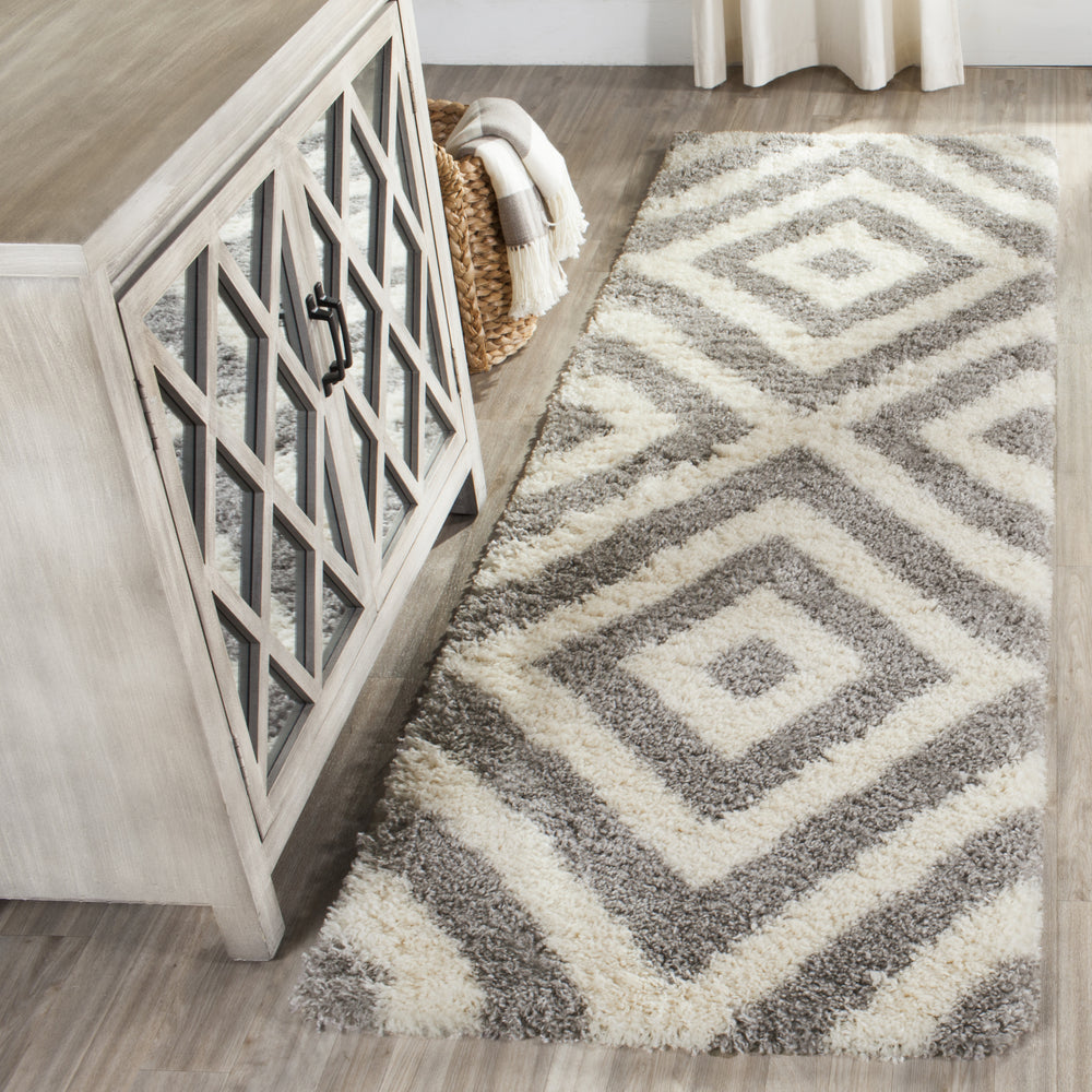 Safavieh Portofino Shag PTS217A Ivory/Grey Area Rug Feature