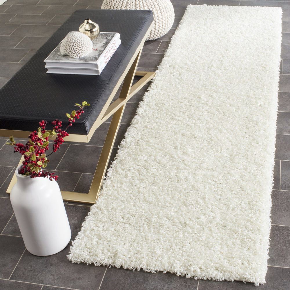 Safavieh Athens Shag SGA119B White Area Rug Feature