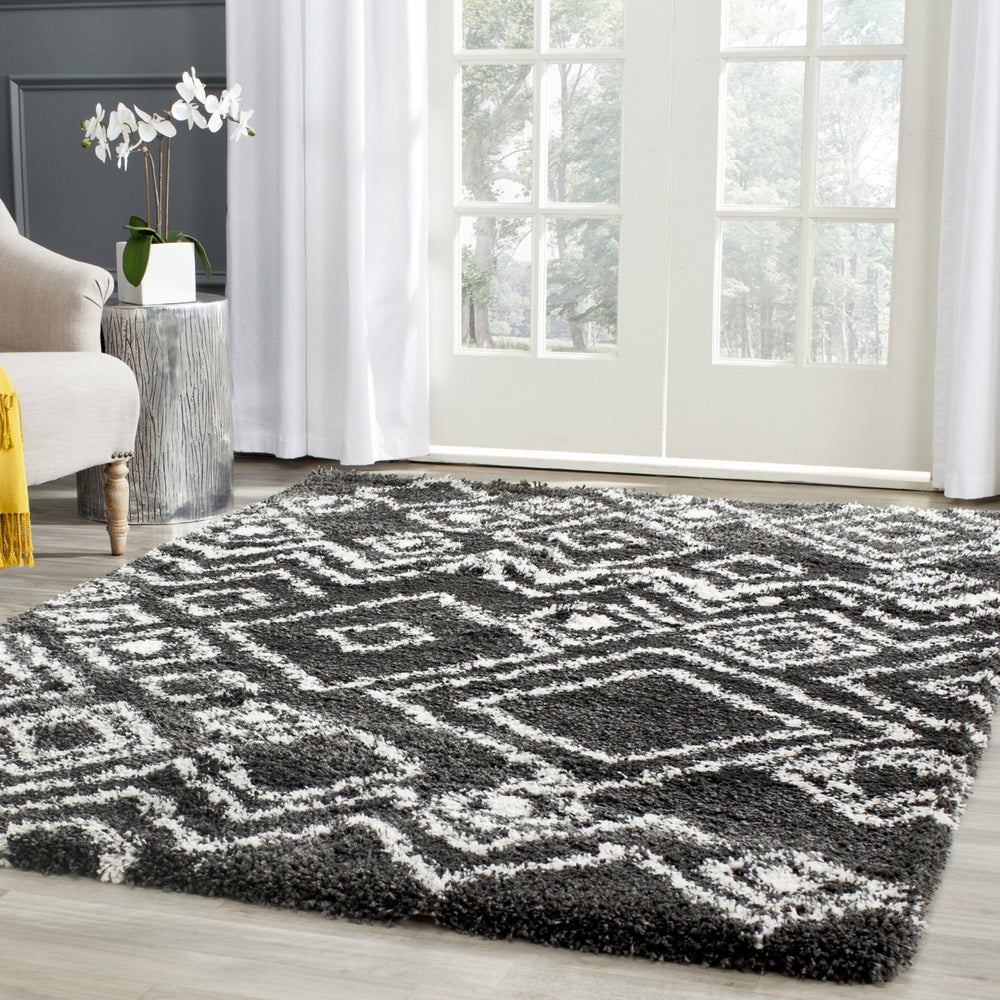 Safavieh Belize Shag SGB488C Charcoal/Ivory Area Rug Feature