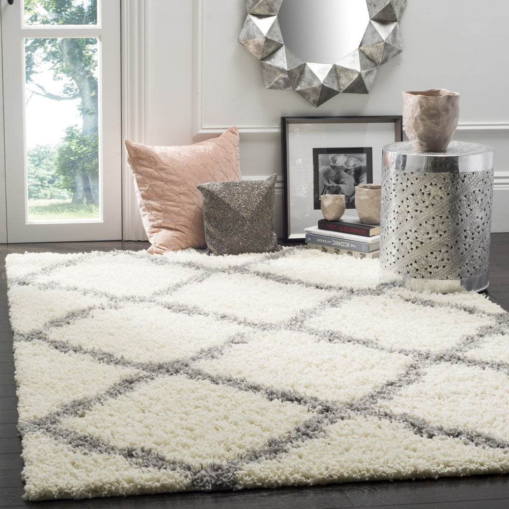 Safavieh Dallas Shag SGD257F Ivory/Grey Area Rug Feature