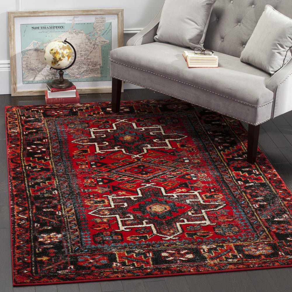 Safavieh Vintage Hamadan VTH211A Red/Multi Area Rug Feature